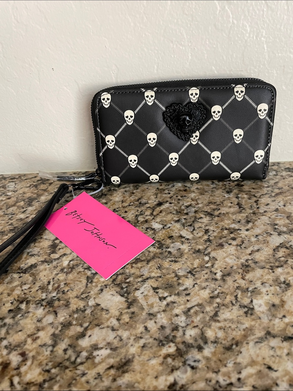Betsey Johnson Black and White Skull Print Zip-Around Wristlet